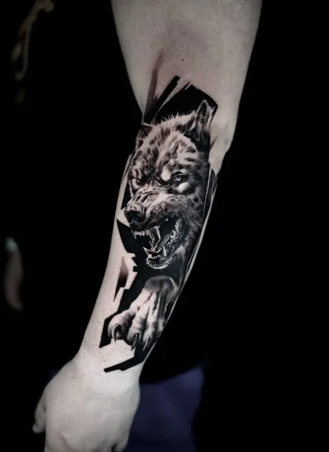 Tatuaggio realistico lupo Lugano