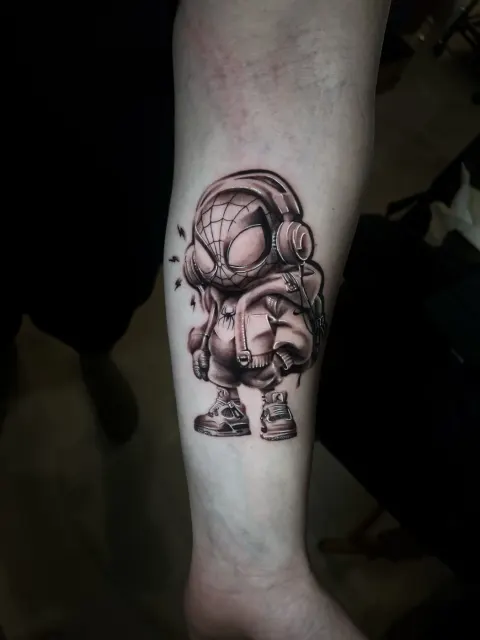Tatuaggio mini Spiderman Lugano