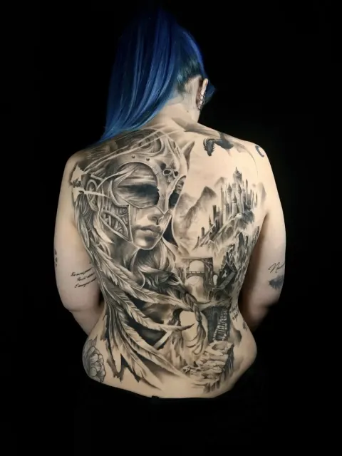 Tatuaggio schiena realistico Lugano